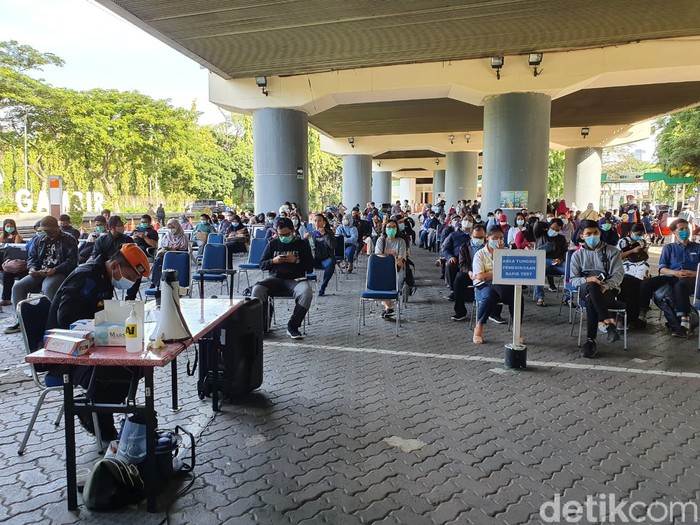 Tes rapid antigen di stasiun gambir