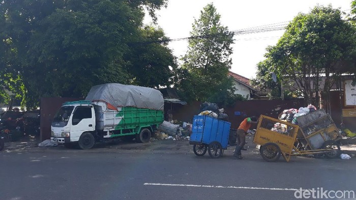Tumpukan sampah mulai berkurang di salah satu TPS di Kota Yogyakarta, Rabu (23/12/2020).