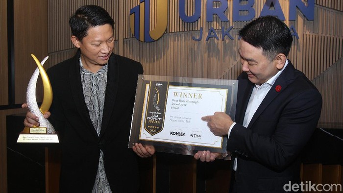 UJP Raih Asia Property Awards 2020 Urban Jakarta Propertindo Tbk (UJP) menerima piala Asia Property Awards 2020 menerima piala Asia Property Awards 2020 Selasa (22/12/2020).