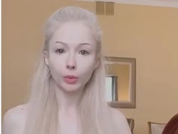 Begini Penampilan Wanita yang Viral Mirip Barbie Jika Tak Pakai Makeup