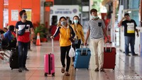 Berdasarkan data Dishub Terminal Kampung Rambutan selama proses mudik Nataru per-tanggal 23 Desember 2020 jumlah pemudik yang diberangkatkan menuju luar Jakarta melalui Terminal Kampung Rambutan sebanyak 5.869 penumpang.
