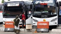 Sementara jumlah penumpang bus yang tiba di Jakarta sebanyak 13.560 penumpang.