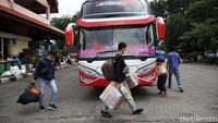 Selain itu calon penumpang juga diwajibkan rapid test antigen.