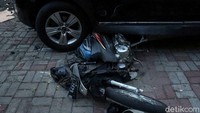 Satu orang dikabarkan tewas akibat insiden ini.