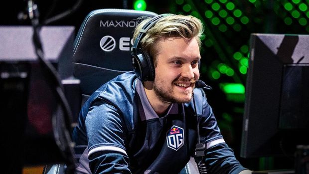 Atlet Esports JerAx dari Tim OG