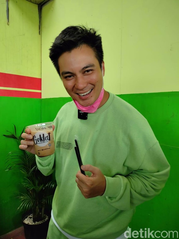 Baim Wong bagi-bagi minuman gratis untuk ulang tahun Kiano