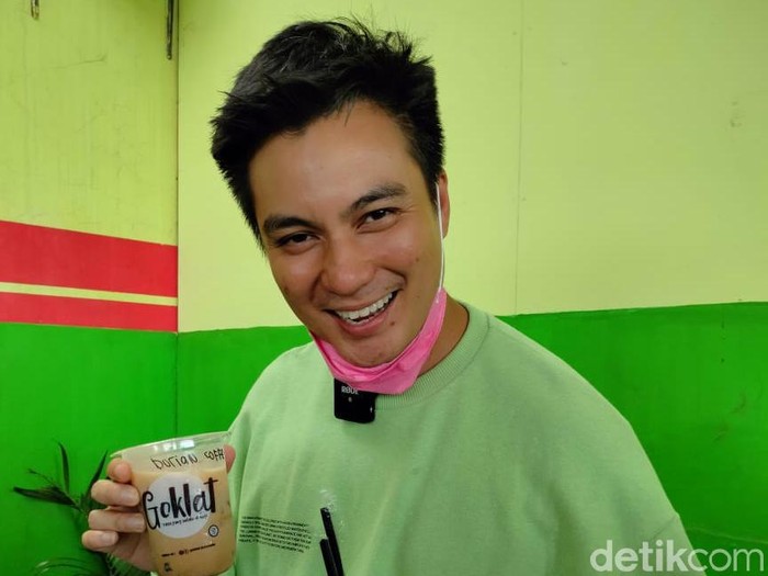 Baim Wong bagi-bagi minuman gratis untuk ulang tahun Kiano