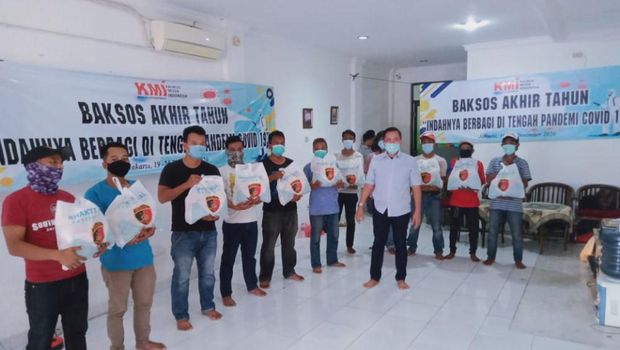 Bareskrim dan Kaukus Muda Indonesia (KMI) beri bantuan sosial