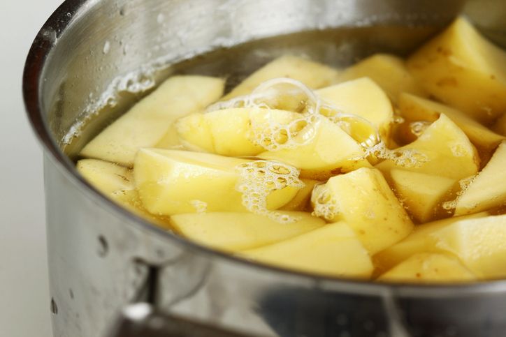 Cara Membuat Kentang Panggang yang Renyah Enak ala Celebrity Chef