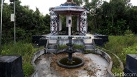Padahal, Tugu Kedaulatan NKRI itu menjadi satu hal yang sangat penting menjadi ikon atau simbol yang jadi kebanggan Indonesia. Terlebih saat ada kunjungan tamu dalam dan luar negeri yang sengaja singgah untuk berfoto (Selfie) di batas Negeri itu.