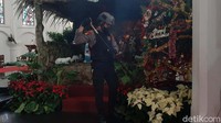 Biasanya sekitar 5.000 orang hadir di Gereja Katedral saat ibadah Natal di tahun-tahun sebelumnya.
