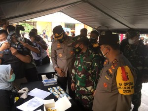 Polda Metro Jaya-Kodam Jaya Gelar Swab Antigen Gratis di Stasiun Pasar Senen