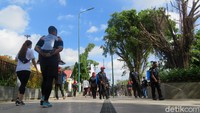 Penyemprotan disinfektan tersebut dilakukan guna mengantisipasi penyebaran virus Corona terlebih di momen libur Natal dan tahun baru 2021.