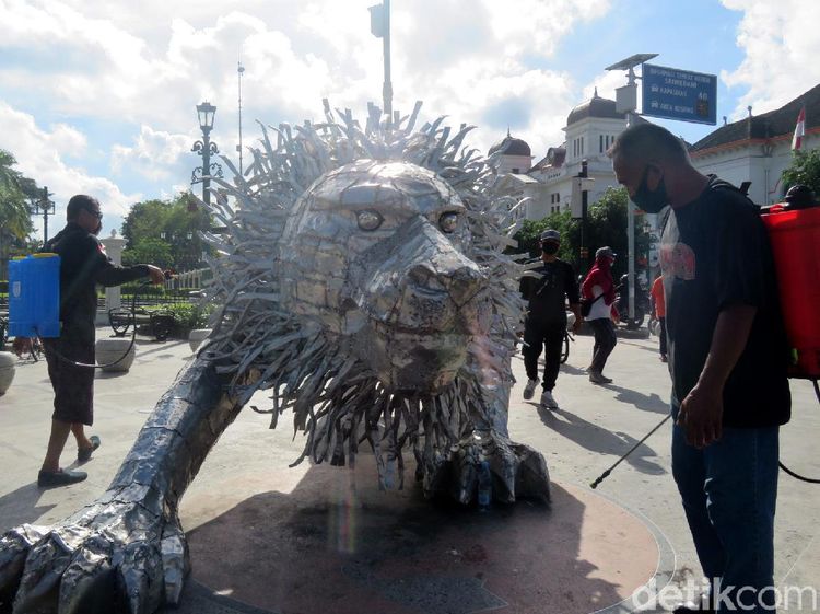 Kerap Dikunjungi Turis untuk Liburan, Kawasan Malioboro Disemprot Disinfektan