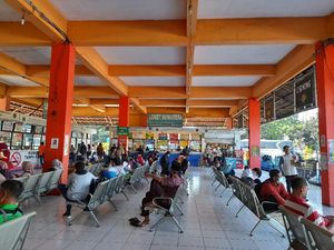 Libur Natal, Terminal Bus Kampung Rambutan Siapkan 350 Bus Per Hari