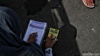 Kepala Terminal Tanjung Priok Mulya, menduga jika penurunan drastis ini karena adanya kebijakan baru terkait syarat surat keterangan hasil rapid test antigen maupun antibodi kepada warga yang hendak bepergian ke luar kota.