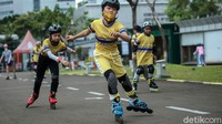 Anak-anak yang tergabung dalam perkumpulan Monas Grup reborn ini berlatih di Thamrin 10 imbas ditutupnya kawasan Monas.