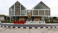 Menurut Kepala Bea dan Cukai Nanga Badau Kabupaten Kapuas Hulu, ekspor dari Badau ke Malaysia lebih besar dibanding nilai impor sembako yang masuk dari Malaysia ke Badau.