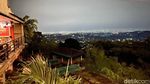 Bisa Makan Oseng Gulai Paru dengan Panorama Kota Semarang di Sini