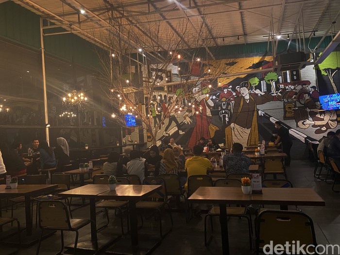 Mr. K Cafe: Makan Enak Bonus Panorama Kota Atas Semarang yang Keren
