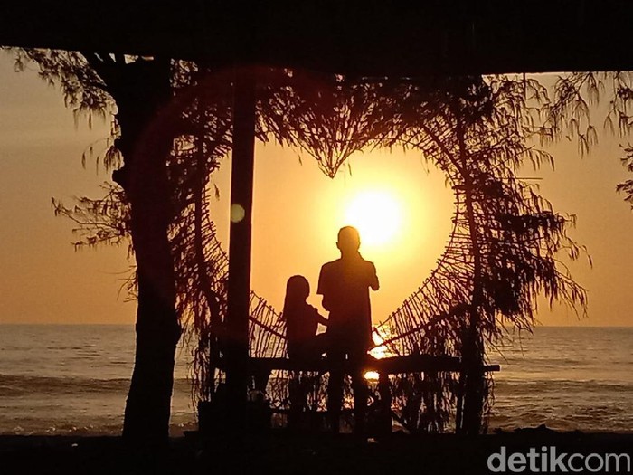 Pantai Serang Blitar