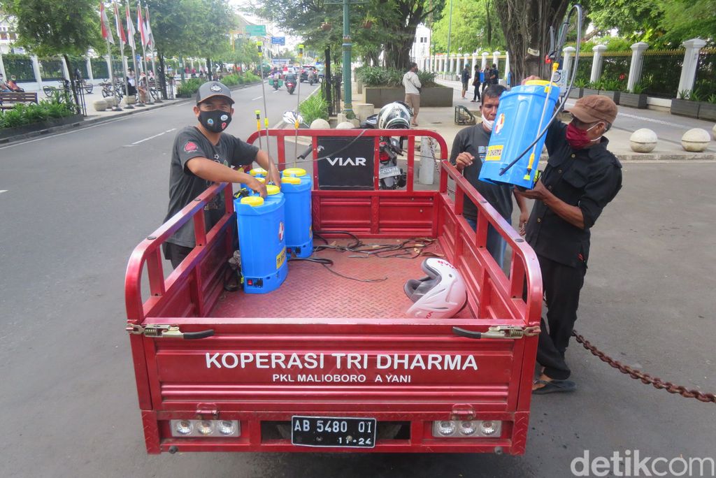 Pedagang Malioboro Yogyakarta lakukan disinfeksi