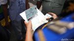 Petugas Lakukan Ram Cek Bus Angkutan Mudik