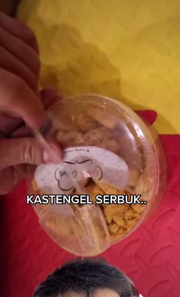 Wow! Food Vlogger Ini Beberkan Produk Makanan Artis yang Tak Enak