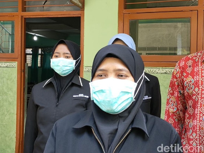 Siswa MTs di Kediri yang diduga depresi berat karena ditegur guru, kini tengah menjalani perawatan intensif. Pihak sekolah menyebut, siswa tersebut punya penyakit jauh sebelum dapat teguran.
