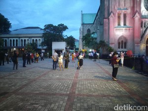 Kesan Jemaat Gereja Katedral Jakarta Jalani Misa Natal di Tengah Pandemi