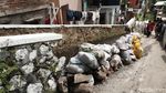 2 Tanggul-1 Rumah Ambrol Diterjang Banjir di Cipaganti Bandung