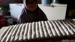Dari Dapur Sederhana Ini Kerupuk Basah Tercipta