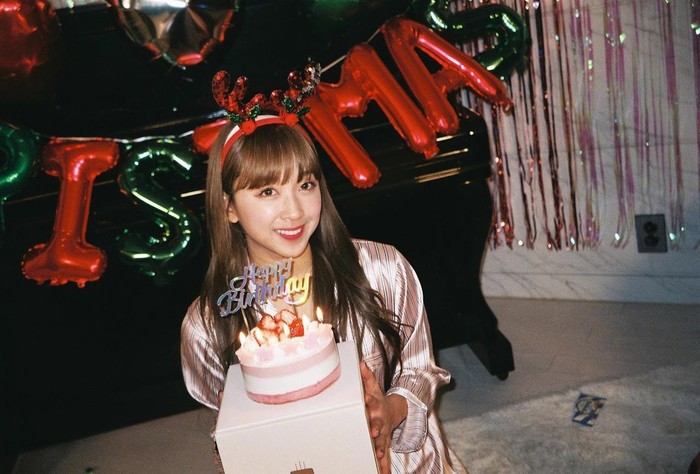 Dita Karang Ulang Tahun, Intip Kue dan Momennya Bareng Secret Number