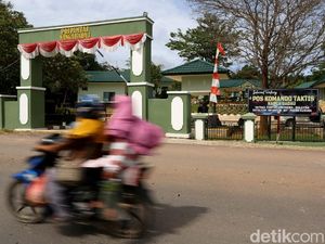 Foto: Mengenal Pasukan Satgas Pamtas RI-Malaysia di Badau