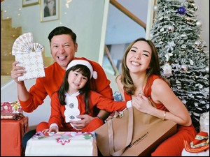 Gading Marten dan Gisel Rayakan Natal bareng Gempi