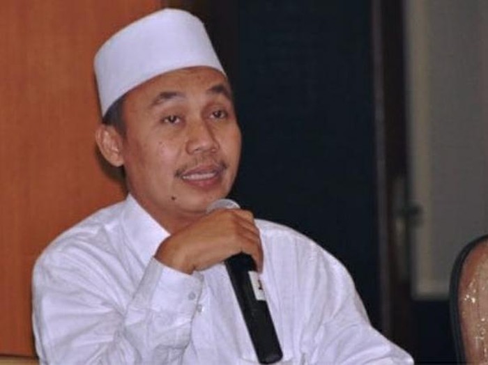 Khatib Syuriah PWNU Jatim KH Safruddin Syarif