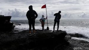 Kunjungan Wisatawan di Tanah Lot Meningkat