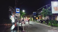 Pada wilayah Legian, Bali, kalau biasanya satu wilayah di Bali ini penuh dengan turis mancanegara wilayah tersebut kini bak kota mati. Foto: M luthfi Andika/detik.com