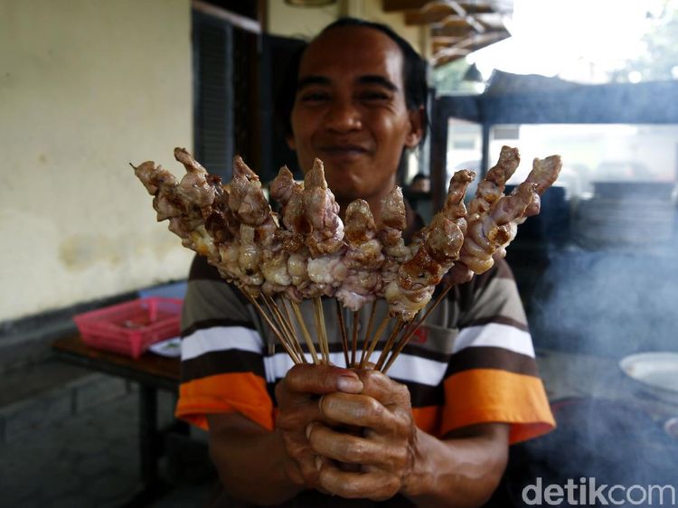 Libur Nataru di Tegal, Cobain Sate Kambing Batibul Bang Awi