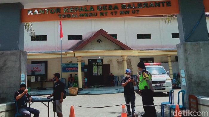 Lokasi pengungsian warga lereng Gunung Merapi di Balerante, Klaten