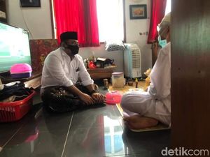 Pesan Gus Mus ke Menag Yaqut: Ajak Semua Mencintai Indonesia