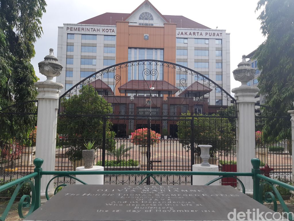 Nisan Olivia Mariamne Raffles di Museum Prasasti. (Danu Damarjati/detikcom)
