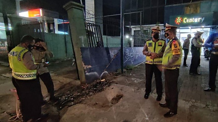 Olah TKP Kecelakaan Maut yang Libatkan Polisi di Pasar Minggu, Jaksel