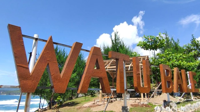 Pantai Watu Bale Pacitan