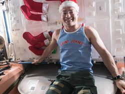 Melihat Perayaan Natal Astronaut di Luar Angkasa