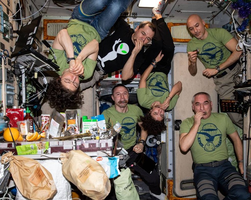 Perayaan Natal di luar angkasa