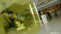 Hotel ini juga menjadi salah satu rekomendasi bagi wisatawan domestik ataupun mancanegara yang ingin bertandang ke batas negeri.
