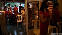 Seluruh umat Kristiani di seluruh dunia melakukan misa Natal tadi malam.