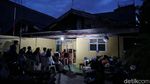 Potret Khusyuk Misa Natal di Rumah Umat Kristiani