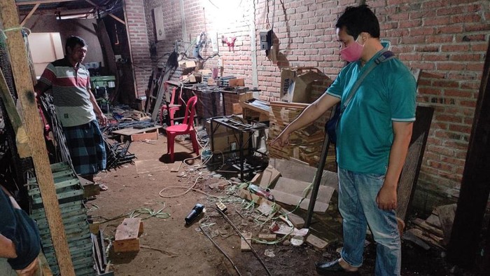 satu keluarga tersengat listrik
